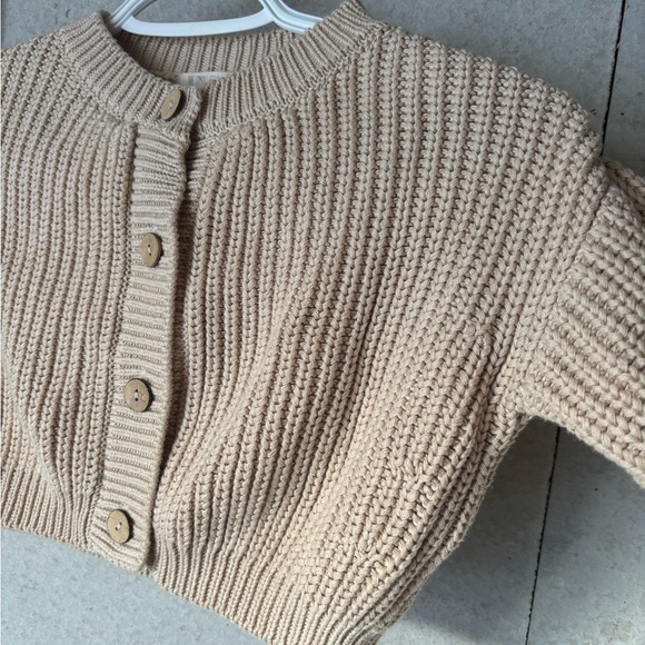 Simple Folk Cardigan - Picture 10 of 13